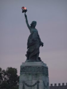 statue-harbour